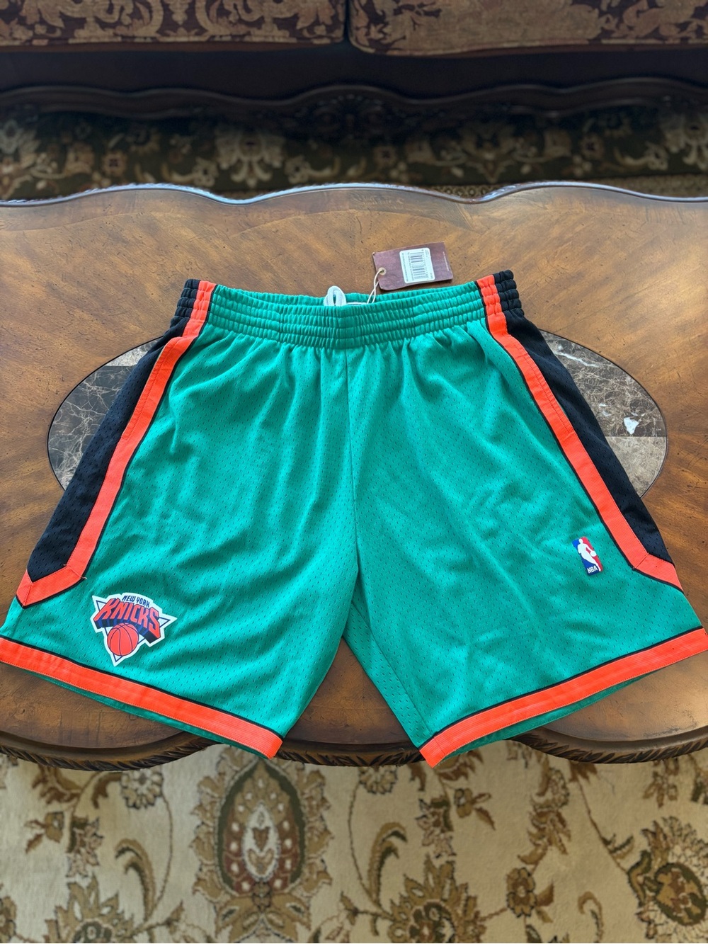 New York Knicks Mitchell & Ness St. Patrick’s Day Addition Shorts Size XL